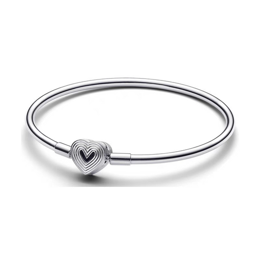 Brazalete Rígido Con Broche De Corazón Múltiple