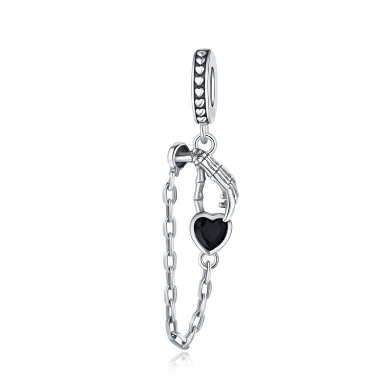 Charm Esqueto Con Corazón