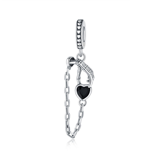 Charm Esqueto Con Corazón