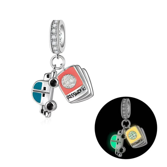 Charm Colgante Doble Viaje Por El Mundo  / Glow In The Dark