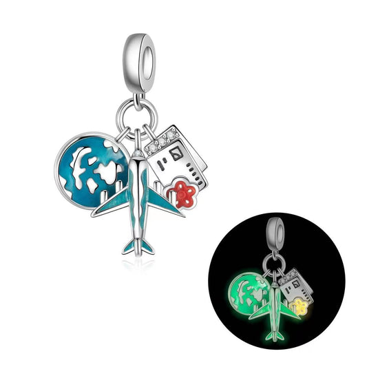 Charm Colgante Triple Viaje Por El Mundo / Glow In The Dark